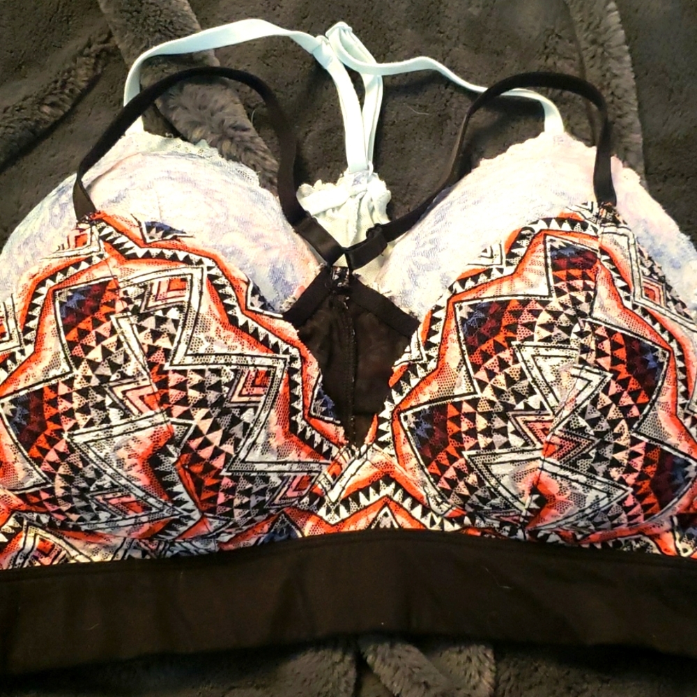 Victoria's Secret PINK wireless bras